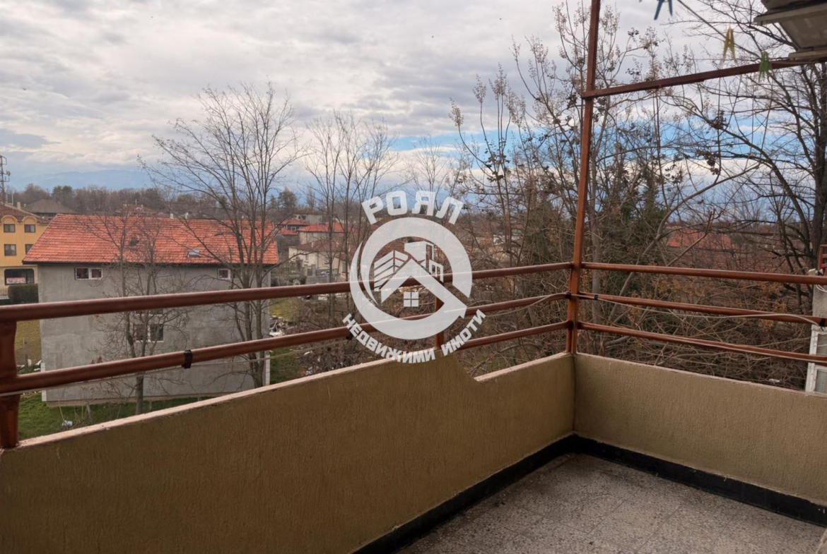 Роял имоти продава 3-стаен апартамент,гр Садово - 0