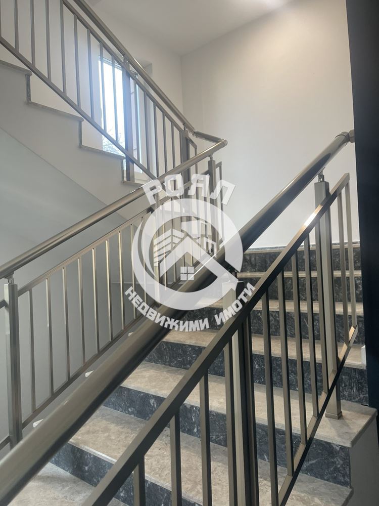 Роял имоти продава 3-стаен апартамент,гр Пловдив,кв Тракия - 0