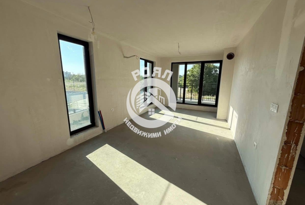 Роял имоти продава двустаен апартамент, с акт 16, комплекс от затворен тип, Тракия, Пловдив - 0