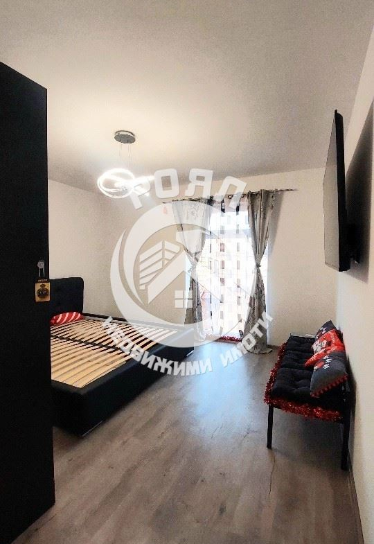 Роял Имоти продава самостоятелна къща в с.Цалапица - 0