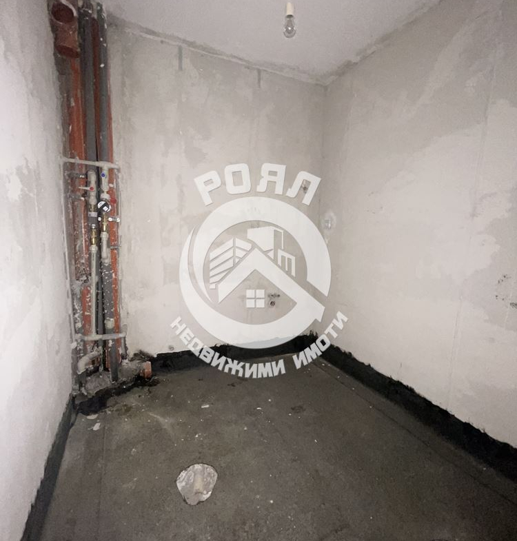 Роял имоти продава ЕКСКЛУЗИВНО тристаен апартамент, с Акт 16, Кършияка, до Новотел Пловдив - 0