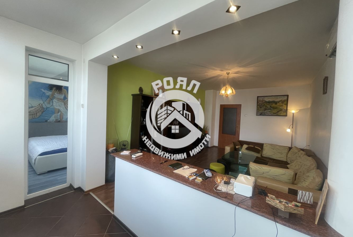 Роял имоти продава ЕКСКЛУЗИВНО тристаен апартамент, кв.Прослав!!!Напълно обзаведен!!!С Гараж и Паркомясто!!! - 0