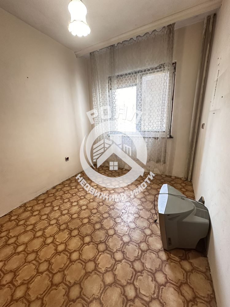 Роял Имоти продава тристаен апартамент, Център, Пловдив - 0