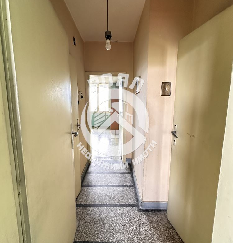 Роял имоти продава многостаен апартамент , Кючук Париж, Пловдив - 0