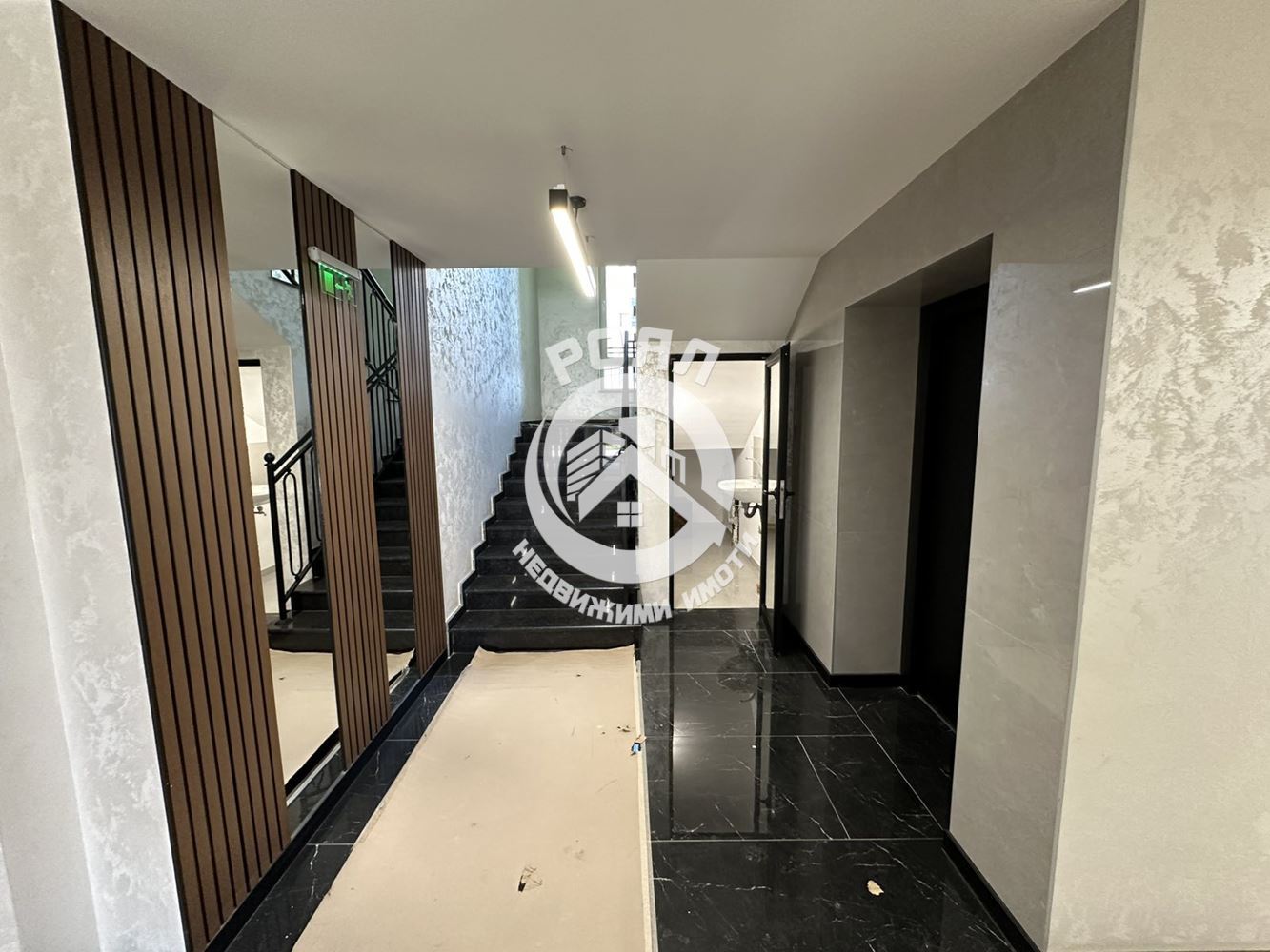 Роял Имоти продава двустаен апартамент с двор, Беломорски, Пловдив - 0