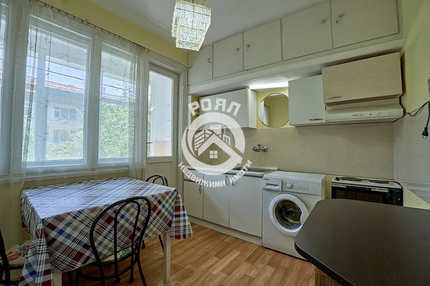 Роял имоти предлага под наем 2-стаен апартамент,Гр.Пловдив,Център - 0