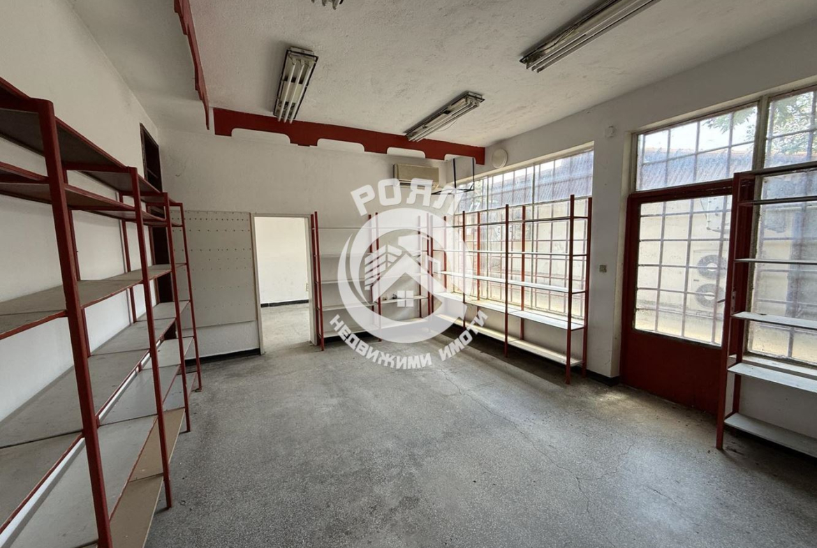 Роял Имоти продава Ексклузивно магазин в жк Тракия,гр.Пловдив - 0