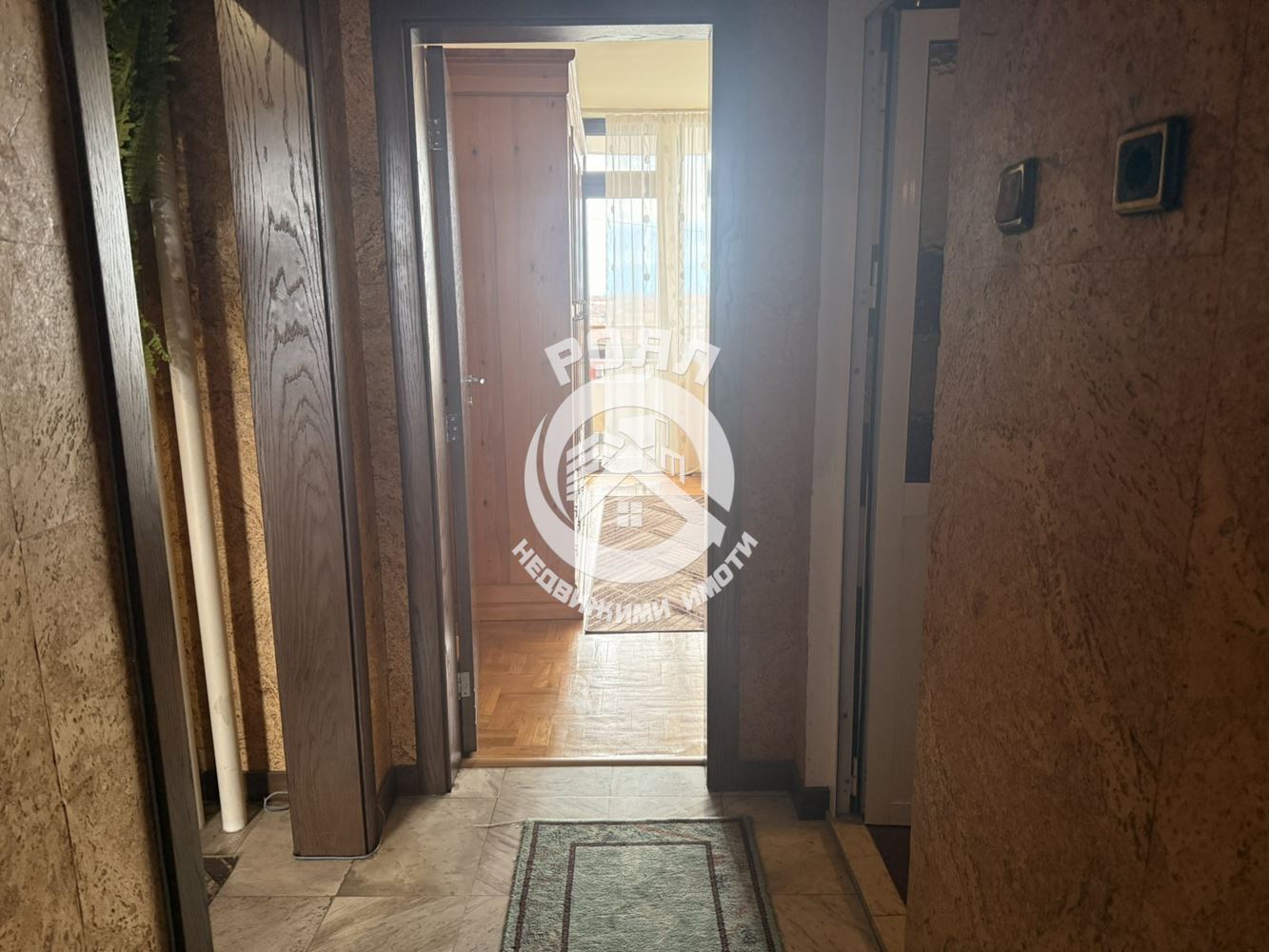 Роял имоти продава Ексклузивно тристаен апартамент в гр. Садово - 0