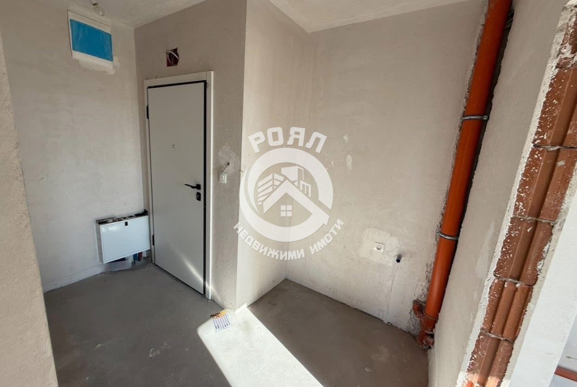 Роял имоти продава двустаен апартамент, с акт 16, комплекс от затворен тип, Тракия, Пловдив - 0