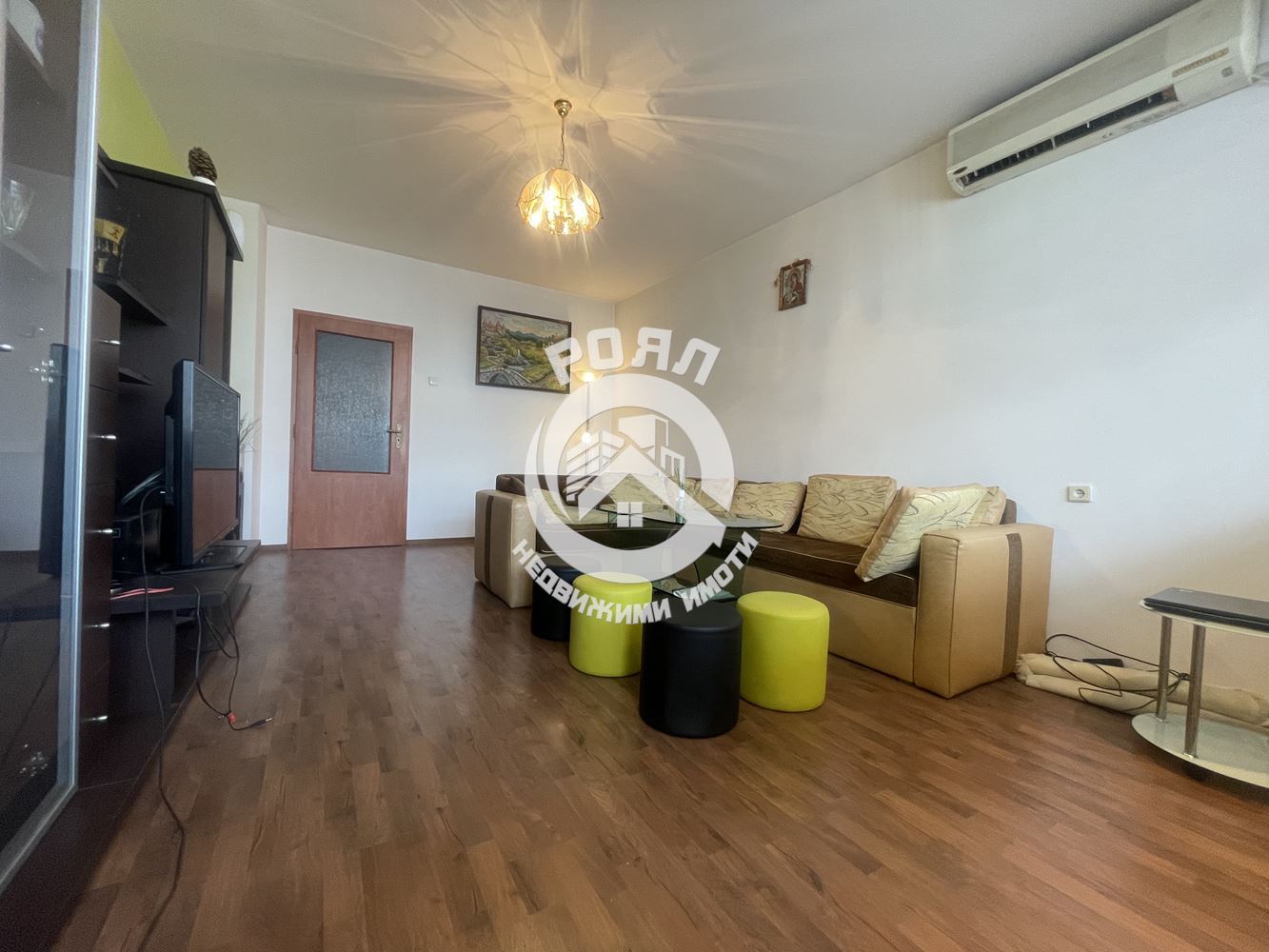 Роял имоти продава ЕКСКЛУЗИВНО тристаен апартамент, кв.Прослав!!!Напълно обзаведен!!!С Гараж и Паркомясто!!! - 0