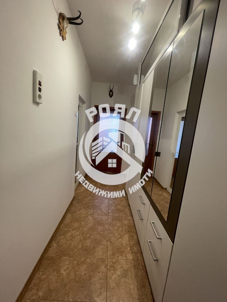 Роял имоти продава ЕКСКЛУЗИВНО тристаен апартамент, кв.Прослав!!!Напълно обзаведен!!!С Гараж и Паркомясто!!! - 0