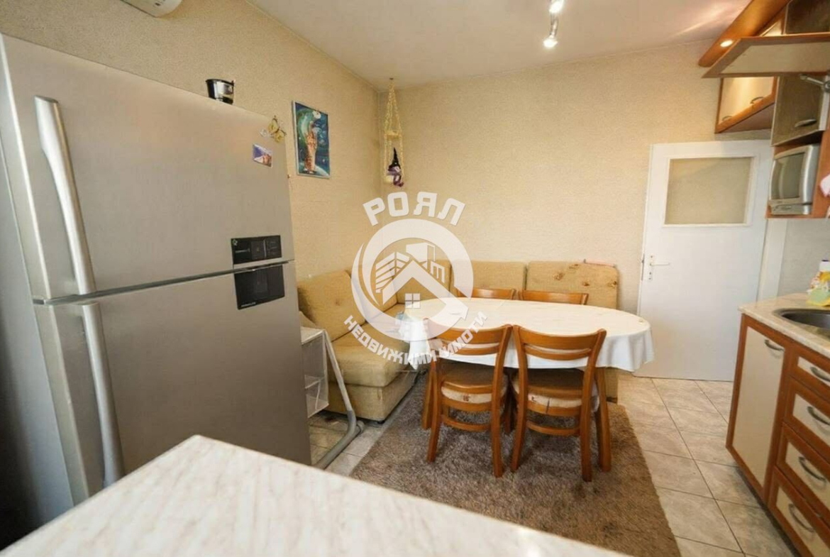 Роял имоти продава многостаен апартамент, Южен, Пловдив - 0