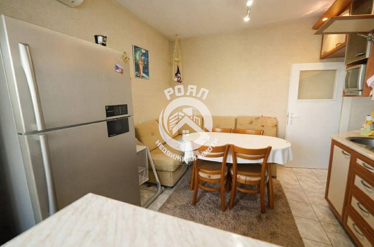 Роял имоти продава многостаен апартамент, Южен, Пловдив - 0