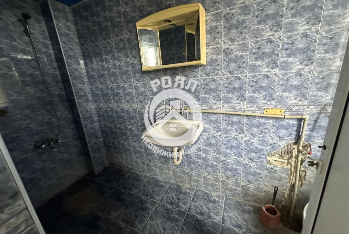 Роял Имоти продава двуетажна къща с двор в гр.Перущица - 0