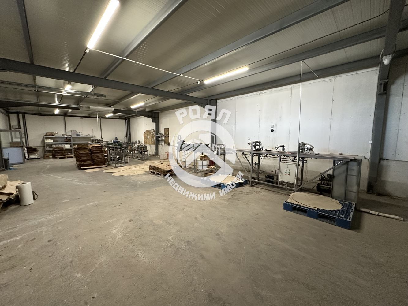 Роял Имоти отдава под наем Промишлено помещение с офис в гр.Стамболийски - 0