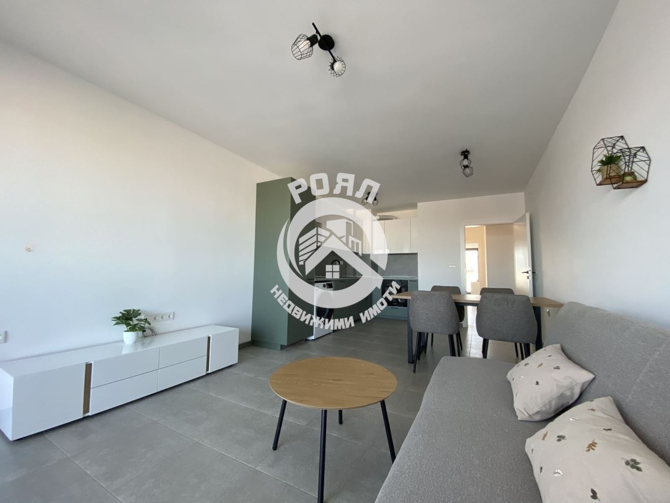 Роял имоти отдава под наем двустаен апартамент с включено паркомясто в цената,гр Пловдив,кв.Хр.Смирненски - 0