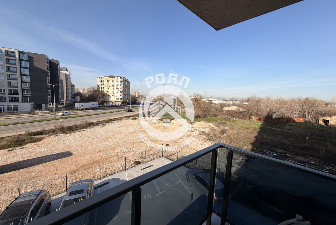 Роял имоти продава Ексклузивно тристаен апартамент, с акт 16, кв.Гагарин, Пловдив - 0