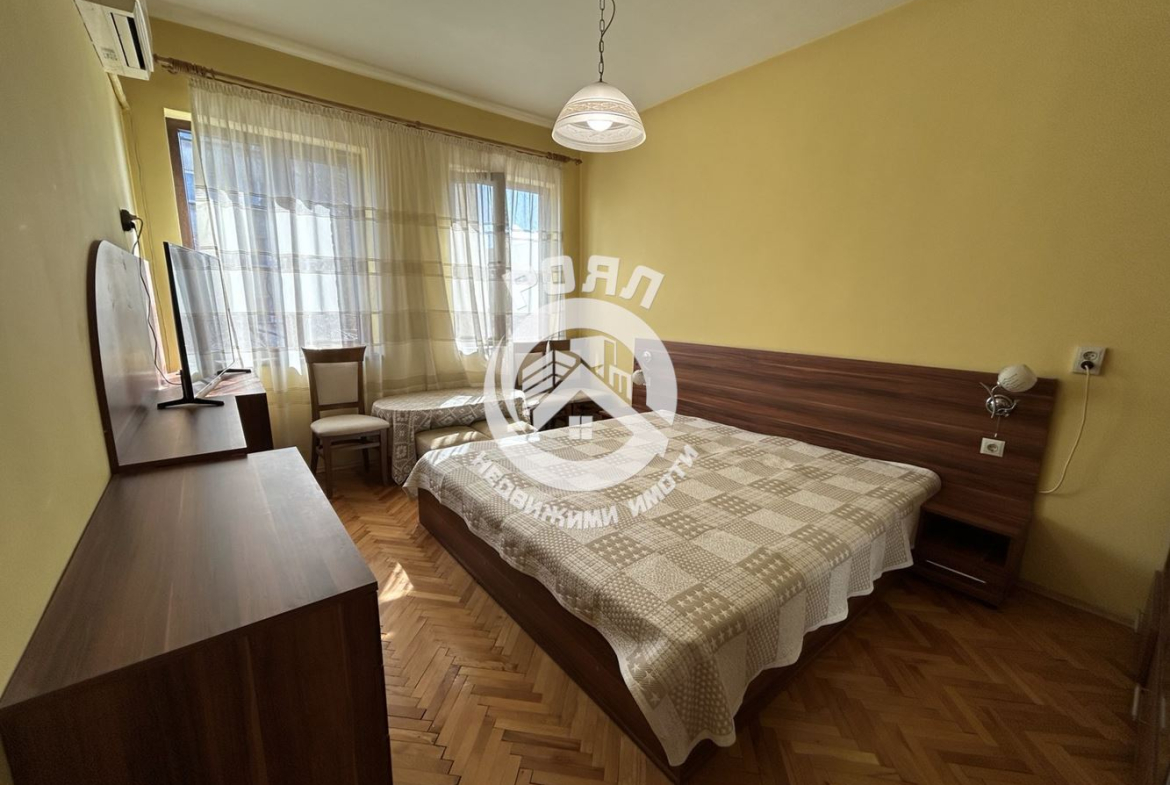 Роял Имоти продава Ексклузивно тристаен апартамент в Центъра на гр.Пловдив - 0