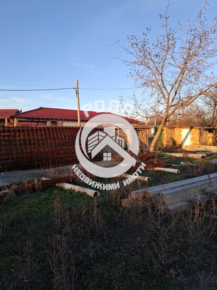 Роял имоти продава самостоятелна Къща с двор, пред акт 14, с.Паничери - 0