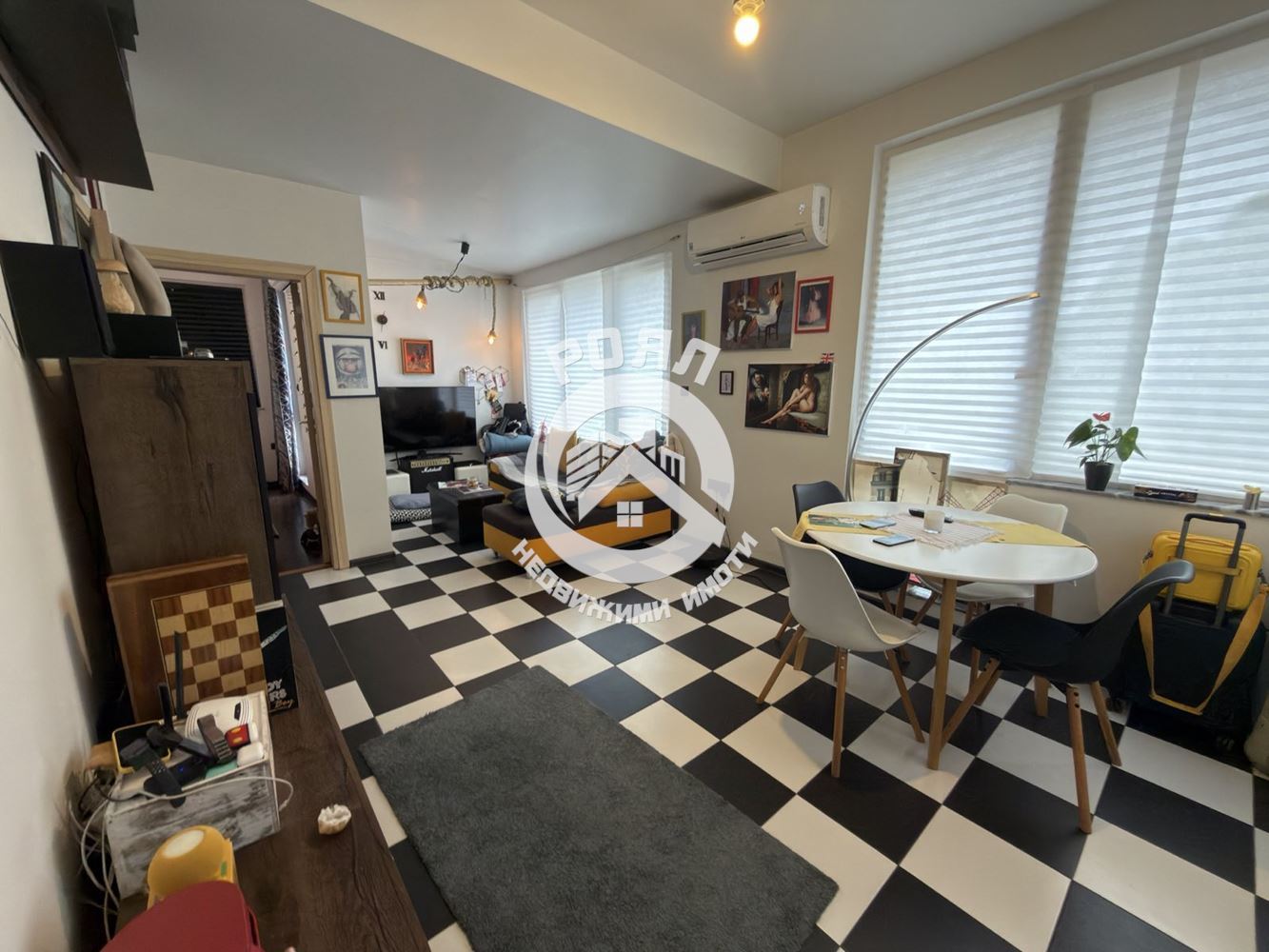 Роял Имоти продава тристаен,обзаведен апартамент в кв.Съдийски,гр.Пловдив - 0