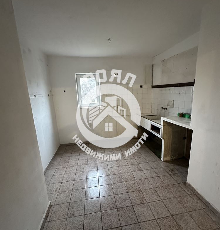 Роял Имоти продава етаж от къща с двор в гр. Стамболийски - 0