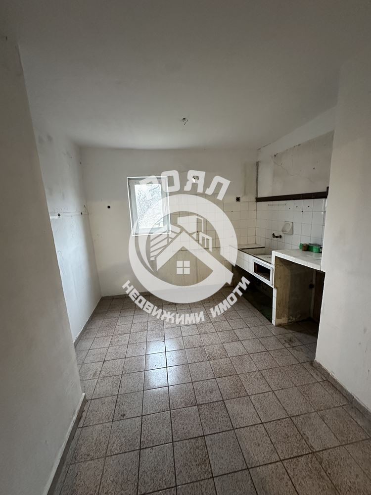 Роял Имоти продава етаж от къща с двор в гр. Стамболийски - 0