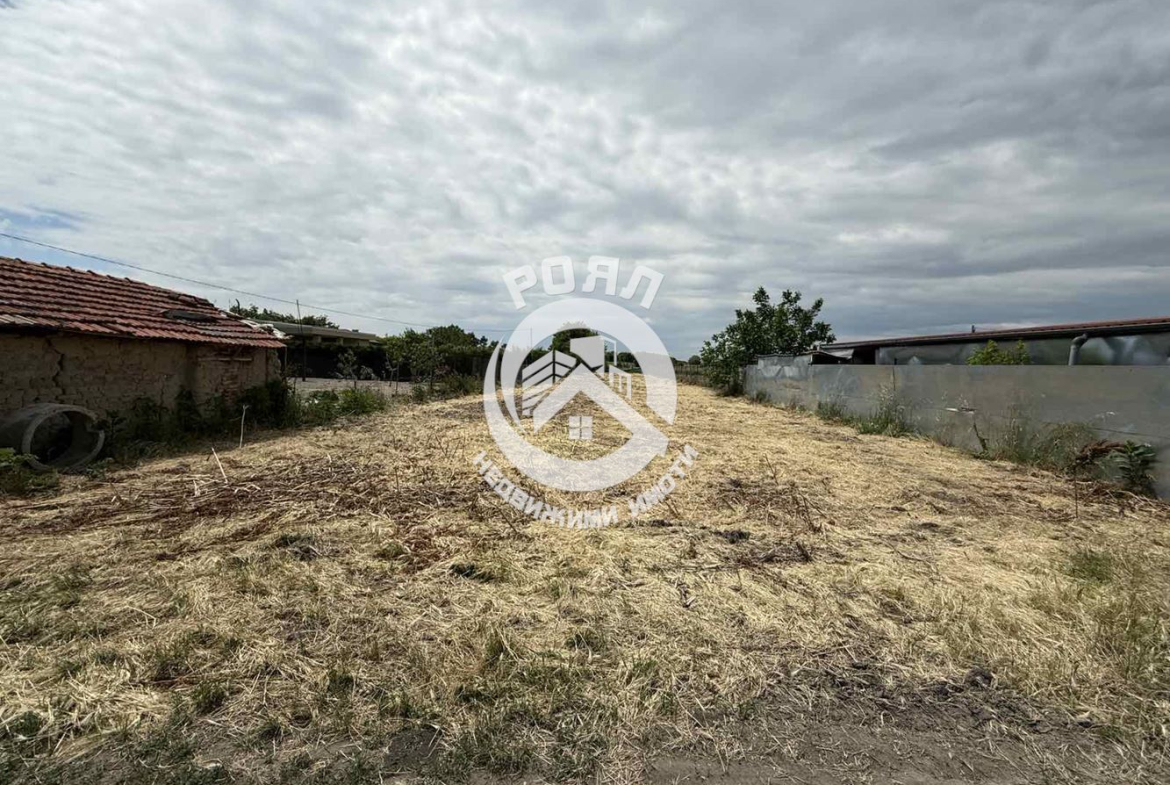 Роял Имоти продава УПИ в с.Скутаре - 0