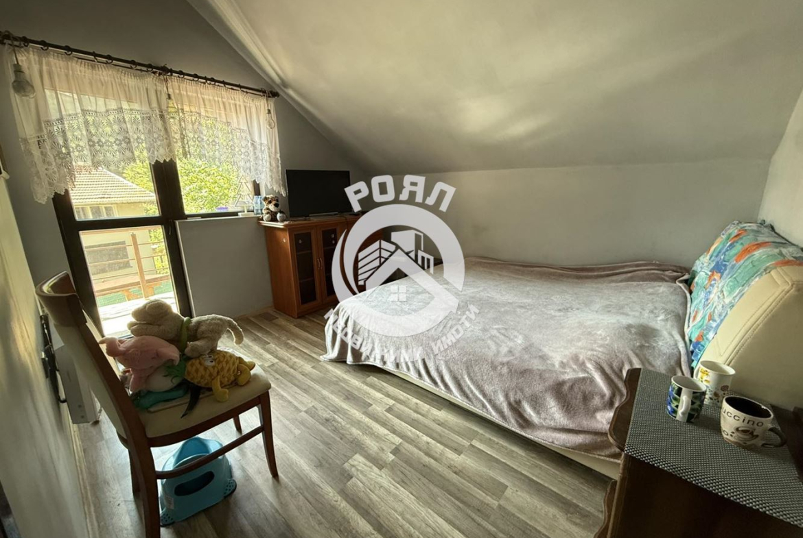 Роял имоти продава къща с двор в с. Дедово, обл. Пловдив - 0