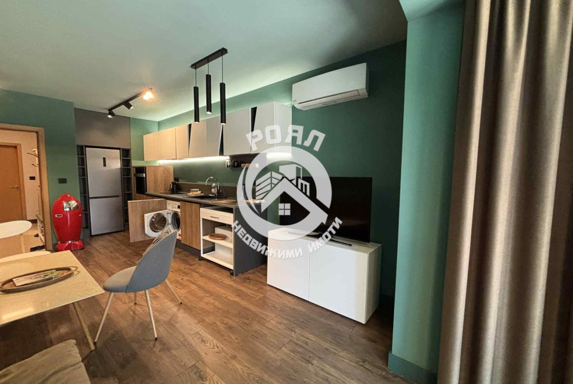 Роял Имоти предлага под наем луксозен двустаен апартамент в Широк Център, Пловдив - 0