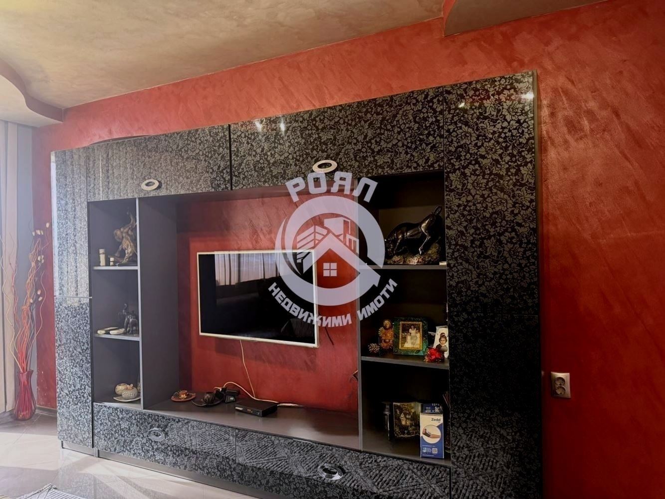 Роял имоти продава Ексклузивно тристаен апартамент в гр. Садово - 0