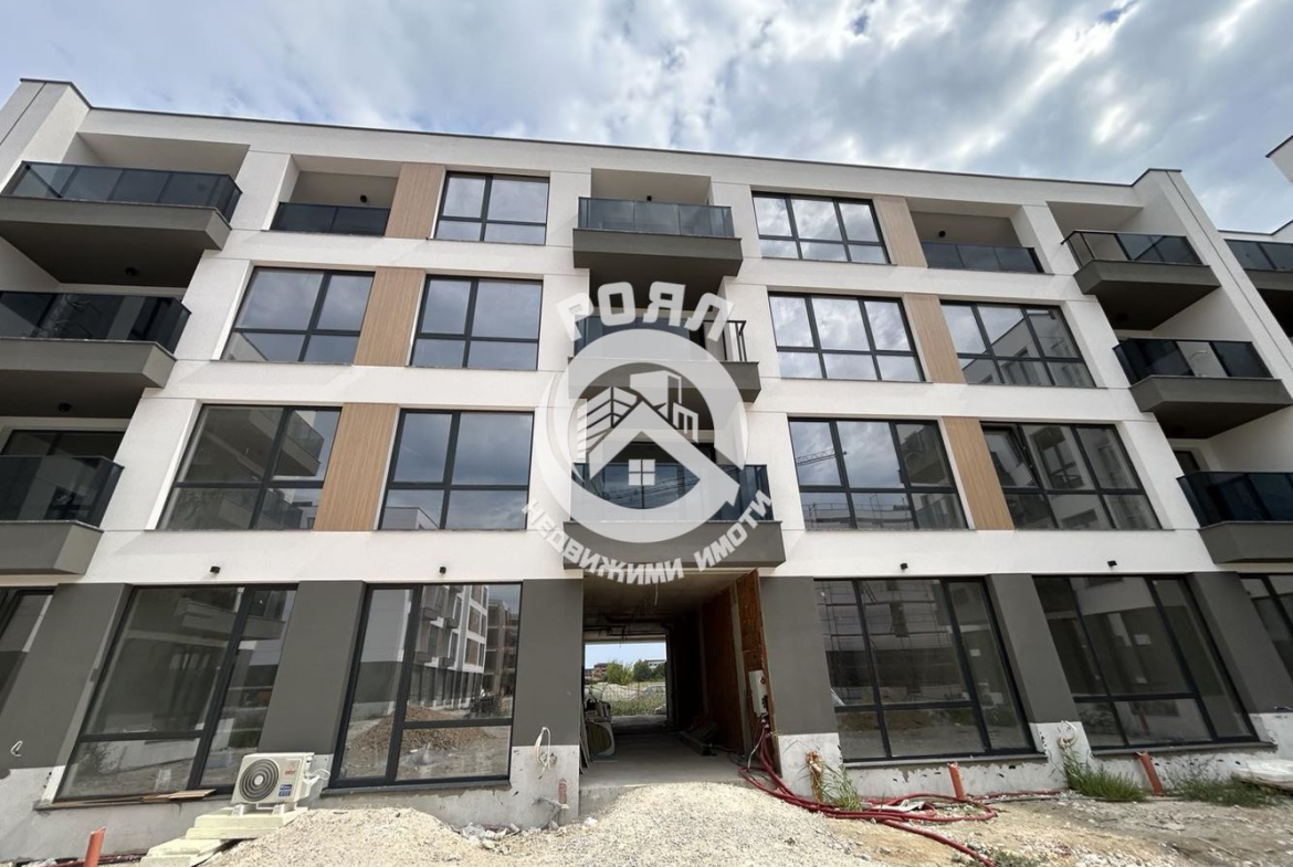 Роял Имоти продава двустаен апартамент в гр.Пловдив,кв.Остромила - 0