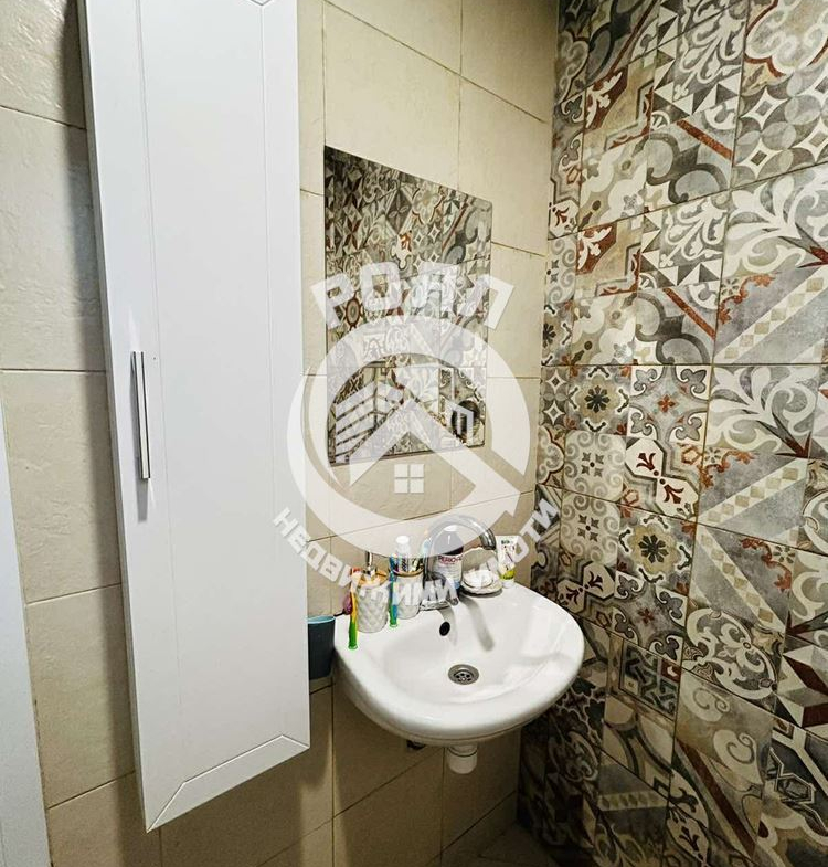 Роял Имоти продава едноетажна къща с двор в гр.Съединение - 0