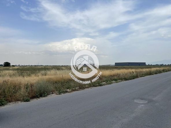 Роял имоти продава ЕКСКЛУЗИВНО парцел в Индустриална зона Радиново - 0