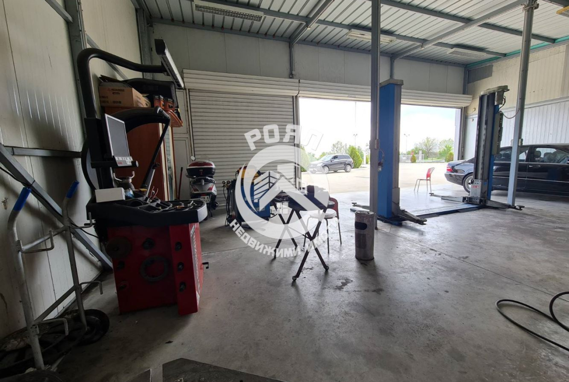 Роял имоти продава автосервиз в с. Стряма - 0