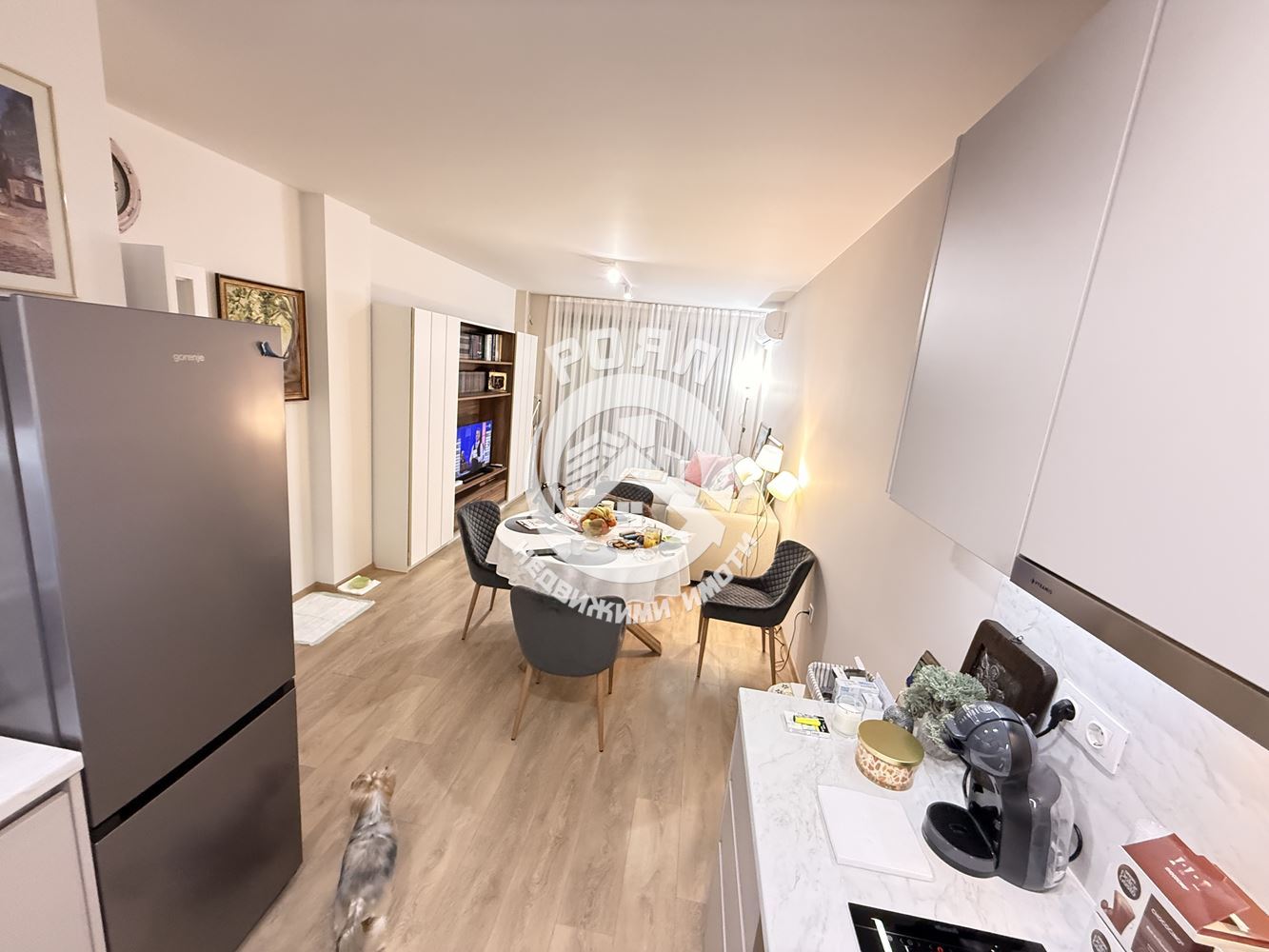 Роял имоти продава обзаведен двустаен апартамент Център, Пловдив - 0