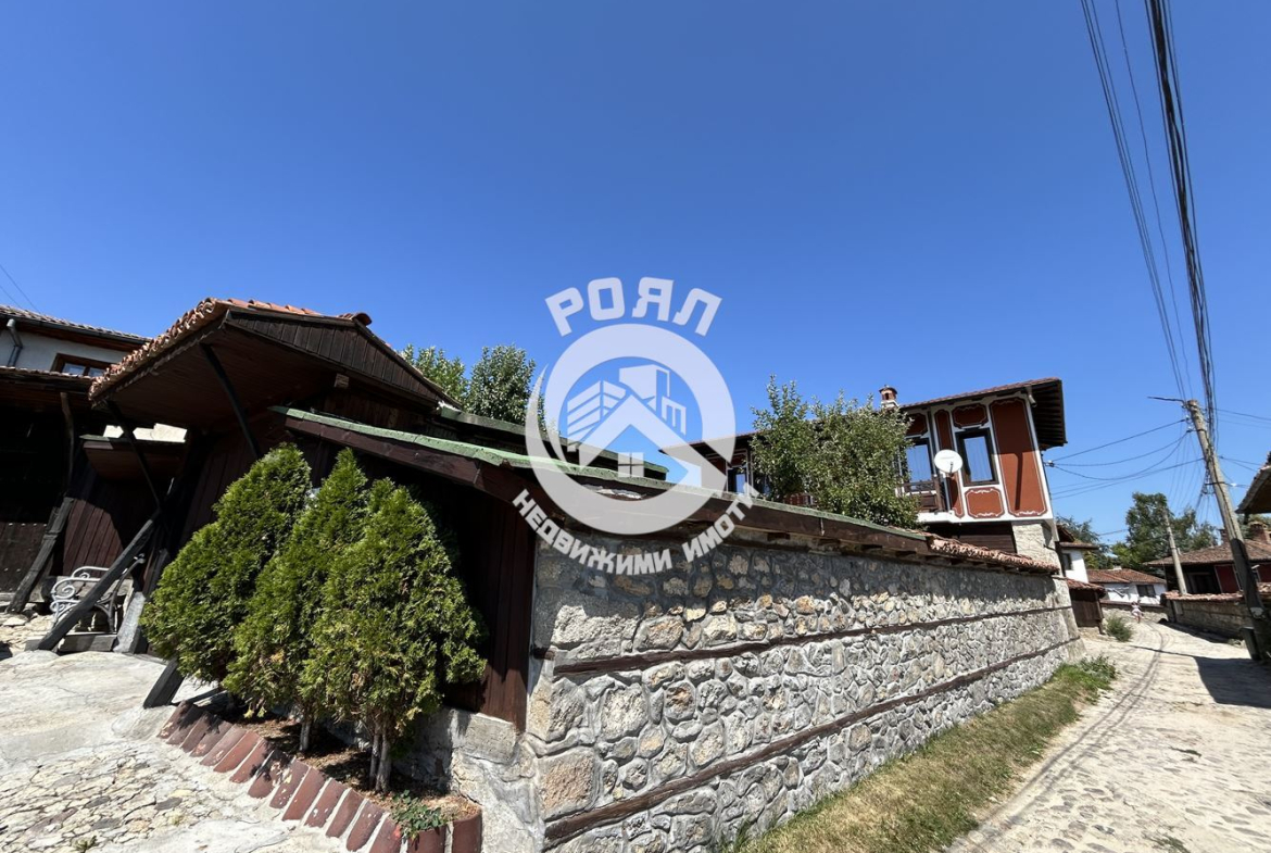 Роял Имоти продава Ексклузивно къща в гр.Копривщица - 0