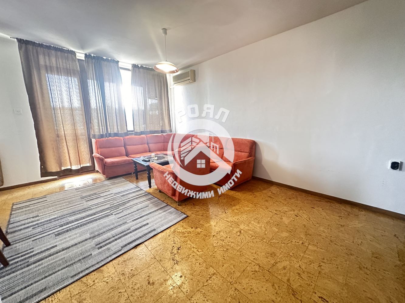 Роял имоти продава тристаен апартамент, Център, Пловдив - 0