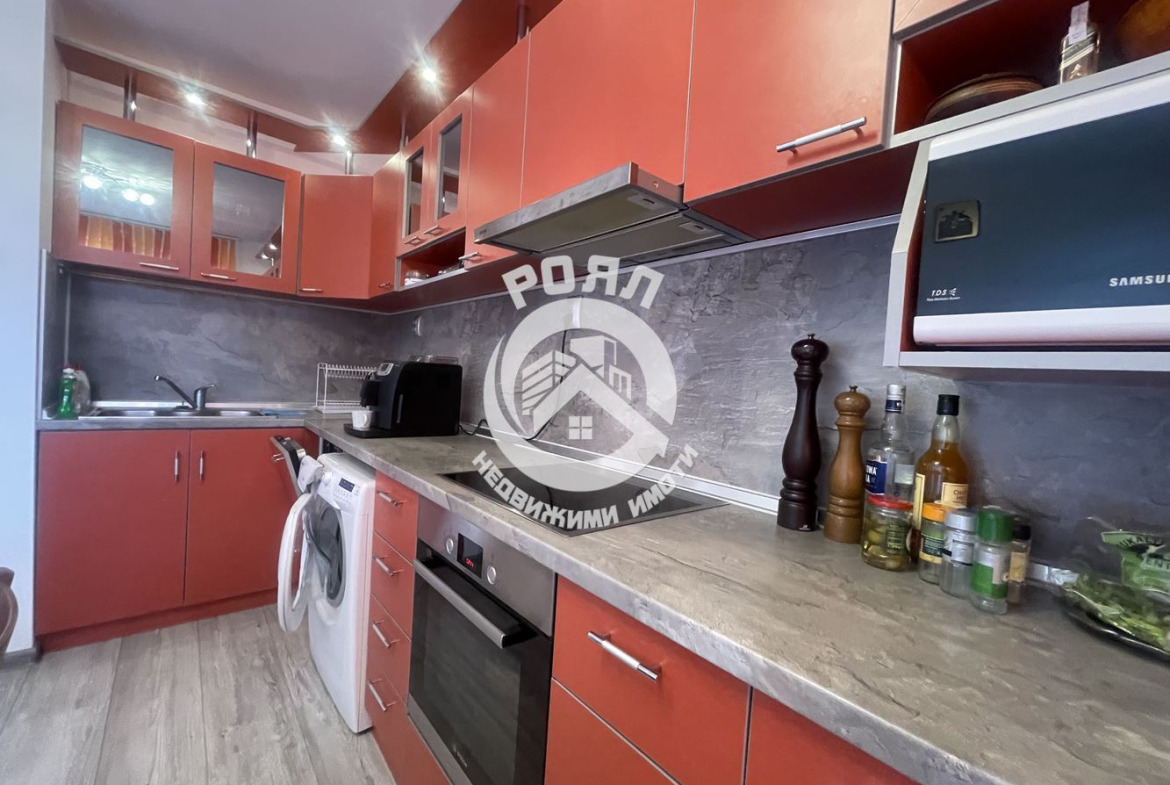 Роял имоти продава ЕКСКЛУЗИВНО тристаен апартамент, кв.Прослав!!!Напълно обзаведен!!!С Гараж и Паркомясто!!! - 0