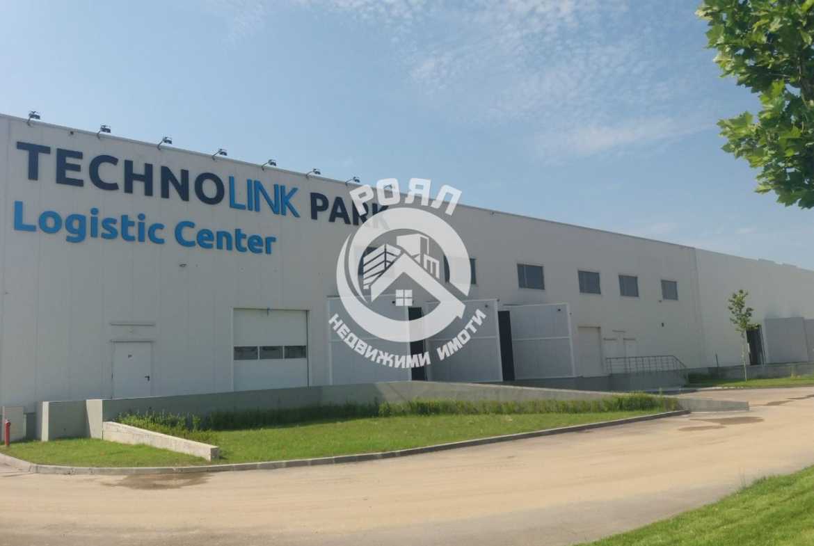 Роял Имоти отдава под наем складово помещение в логистична база в Индустриална зона Север - 0