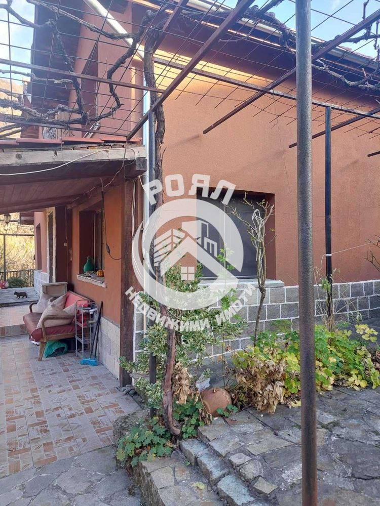 Роял имоти продава къща в с. Бачково - 0