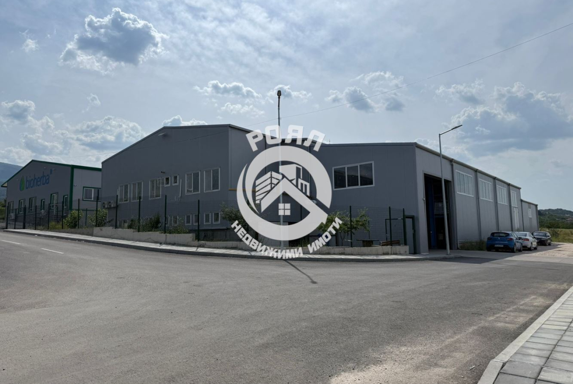 Роял имоти продава Промишлени имоти в гр Куклен - 0