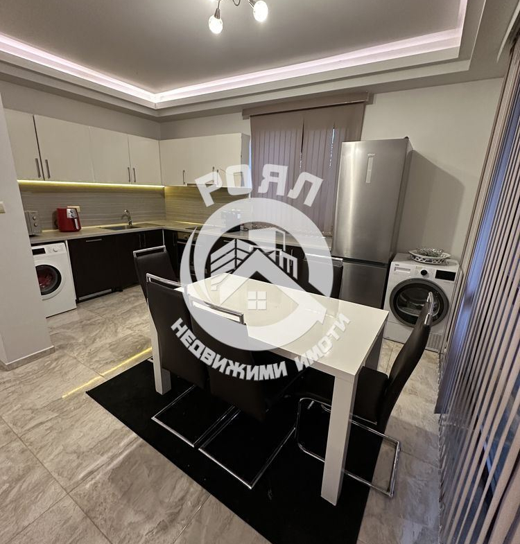 Роял Имоти продава обзаведена къща с 4 спални в село Брестник ,Пловдив - 0