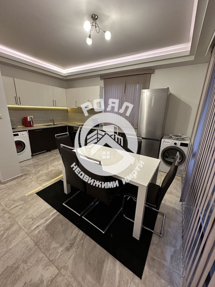 Роял Имоти продава обзаведена къща с 4 спални в село Брестник ,Пловдив - 0