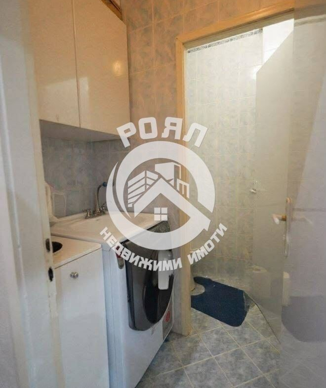 Роял имоти продава многостаен апартамент, Южен, Пловдив - 0