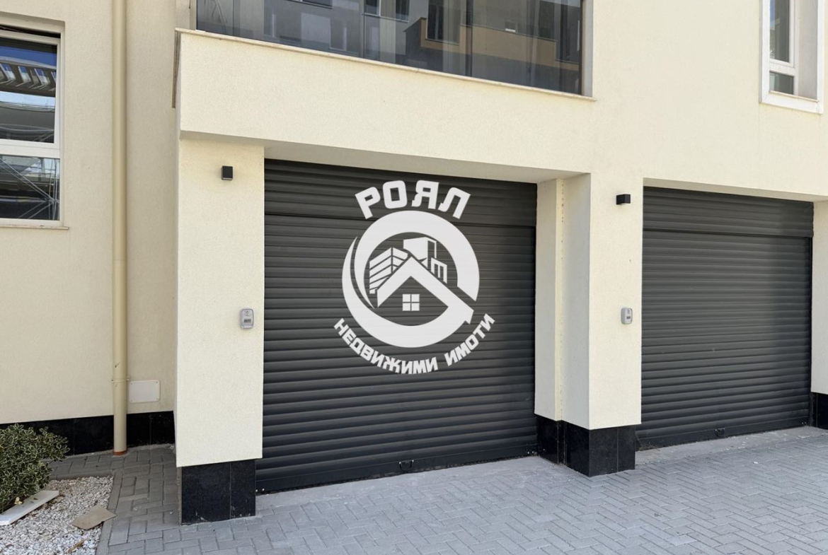 Роял Имоти продава нов, луксозно обзаведен, двустаен апартамент с гараж, Остромила, Пловдив - 0