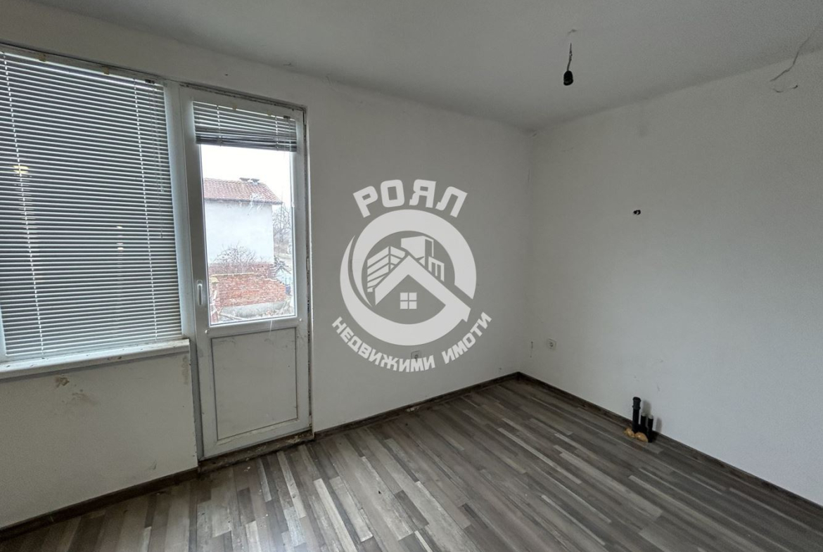 Роял Имоти продава къща в с.Радиново,обл.Пловдив - 0