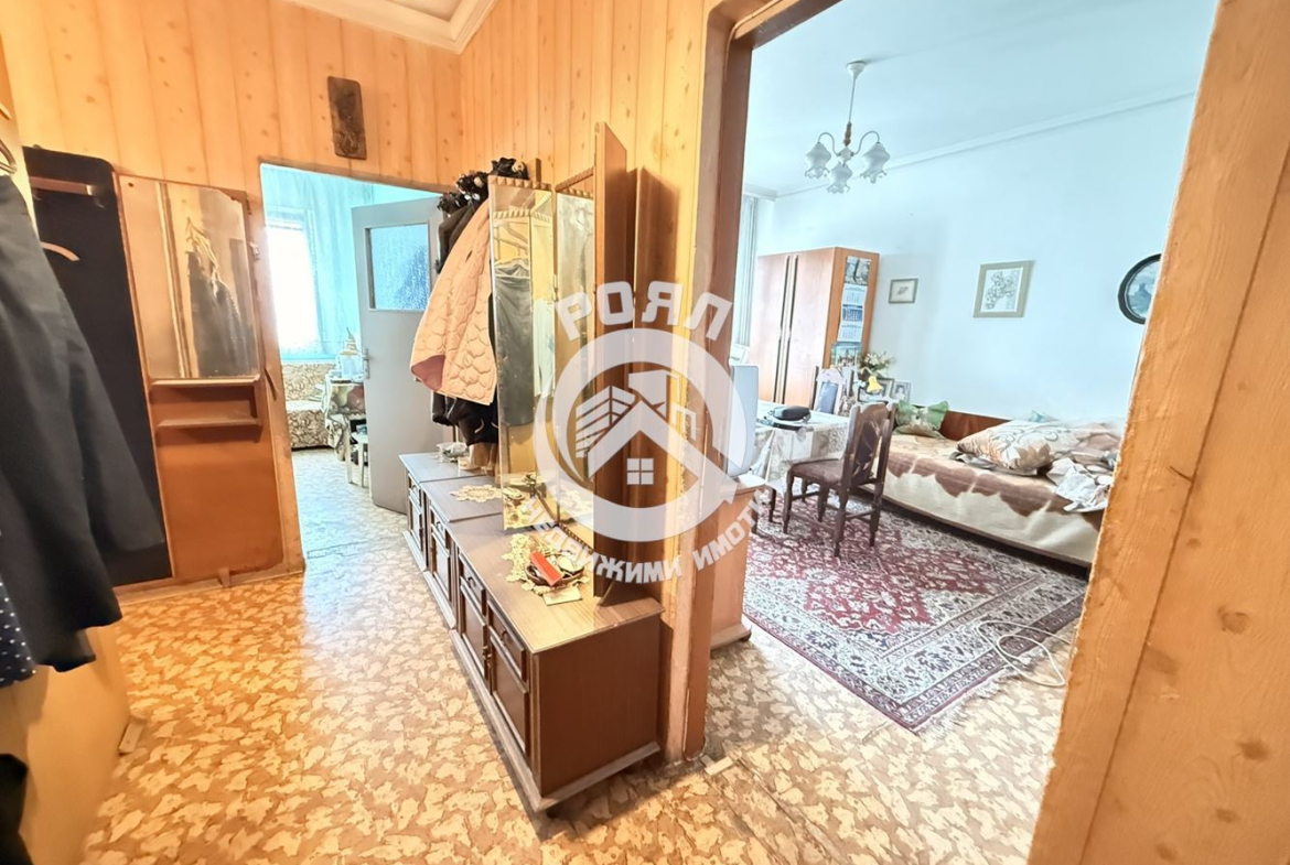 Роял Имоти продава Ексклузивно двустаен апартамент, кв.Кючук Париж, Пловдив - 0