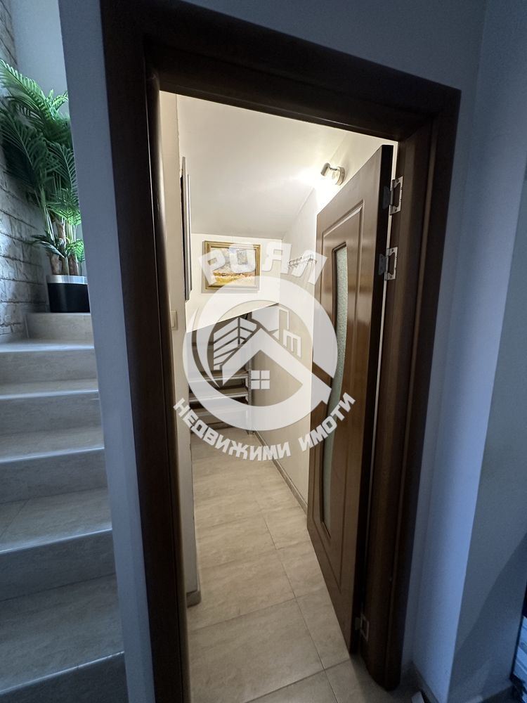 Роял Имоти продава обзаведена къща с 4 спални в село Брестник ,Пловдив - 0