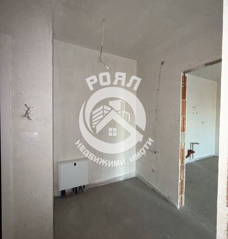 Роял имоти продава двустаен апартамент, Тракия, Пловдив - 0