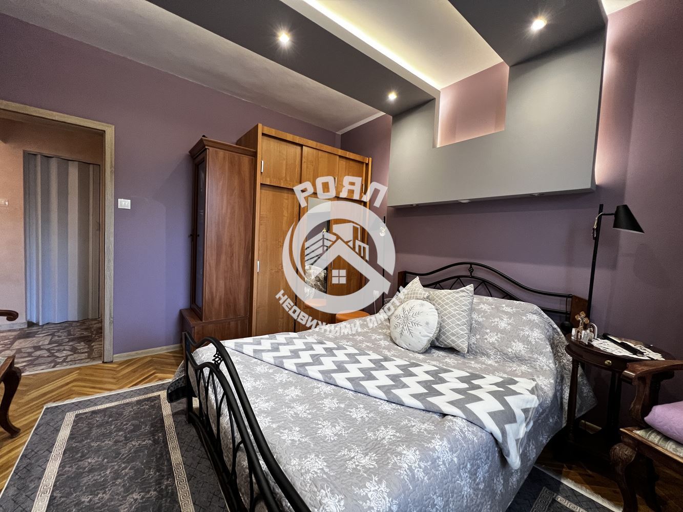 Роял имоти продава етаж от къща + мансарден двустаен апартамент, гараж, Прослав, Пловдив - 0